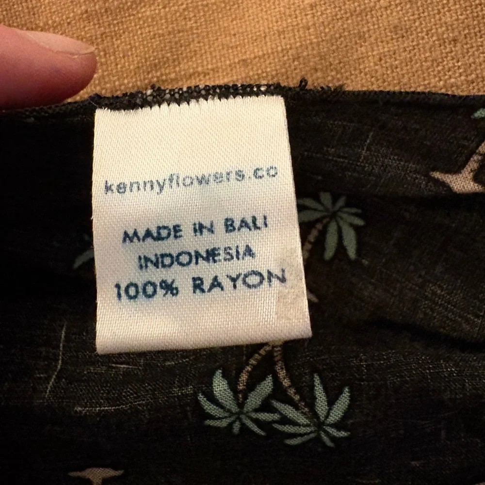 Kenny Flowers Black and Green Tropical Sarong - Picture 2 of 3